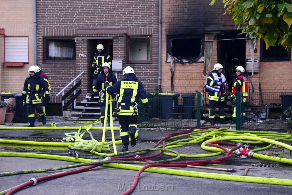 Feuer 2 Vollbrand Reihenhaus Roggendorf Berrischstr P196.JPG - Miklos Laubert